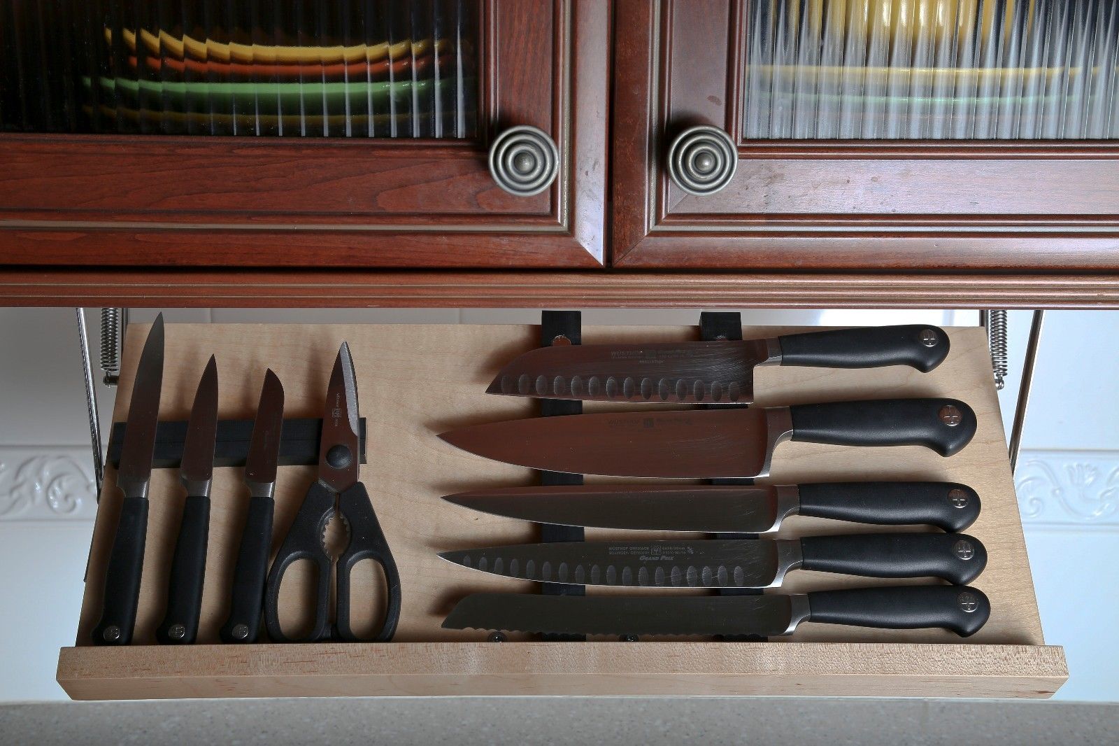 Шкафы для обработки ножей